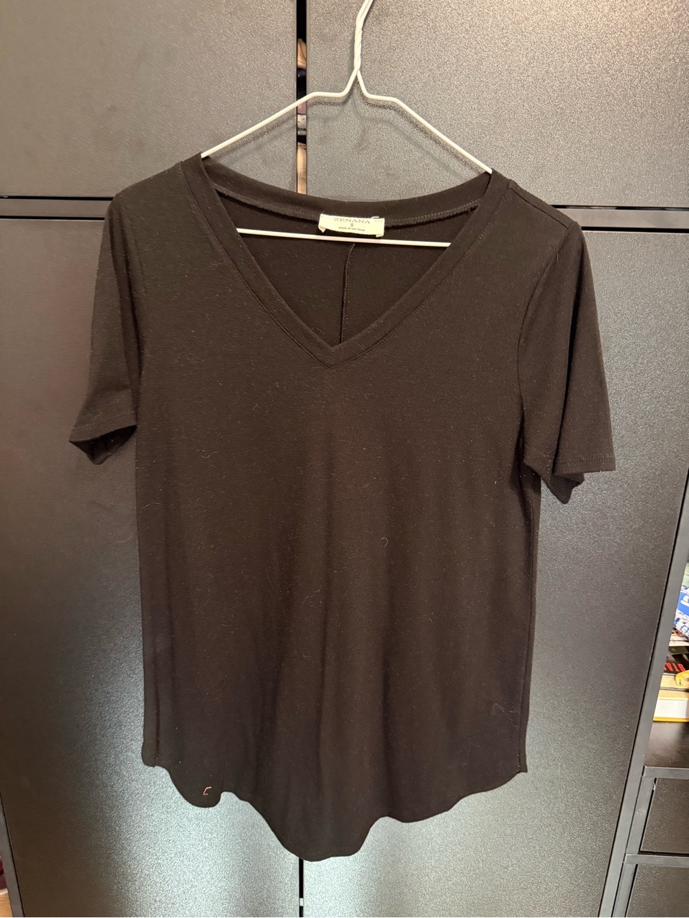 Zenana Outfitters Black V-Neck Short Sleeve Tee